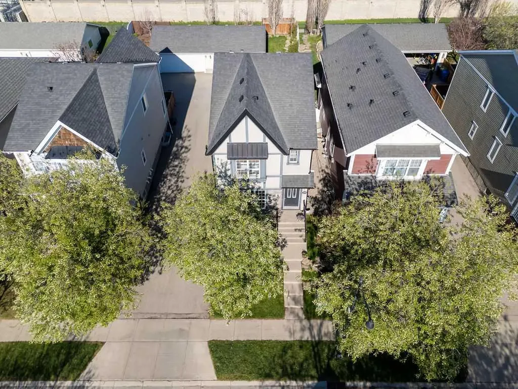 122 Ypres Green SW Calgary AB T2T 6M1