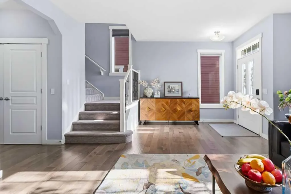 122 Ypres Green SW Calgary AB T2T 6M1