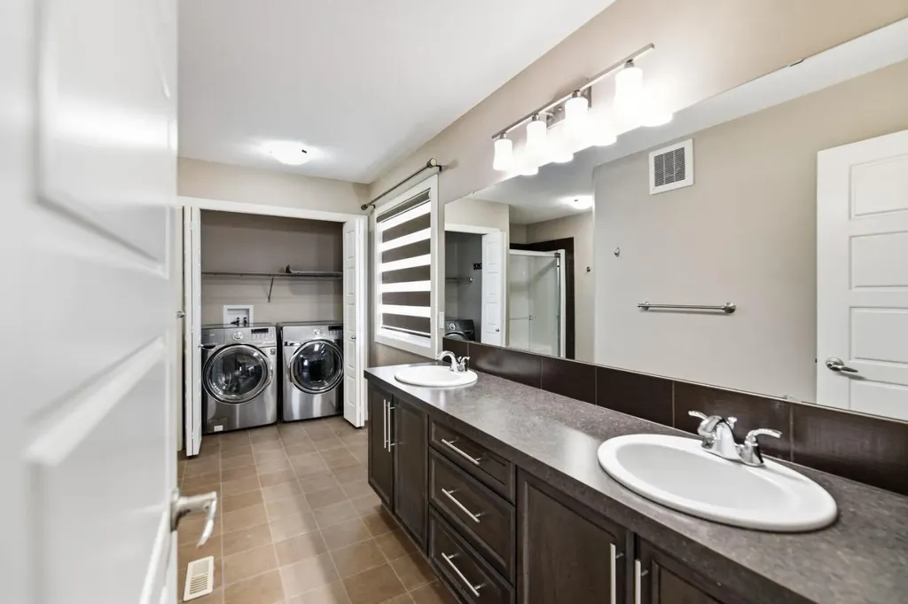 205 Van Slyke Way Red Deer AB T4R 0N7