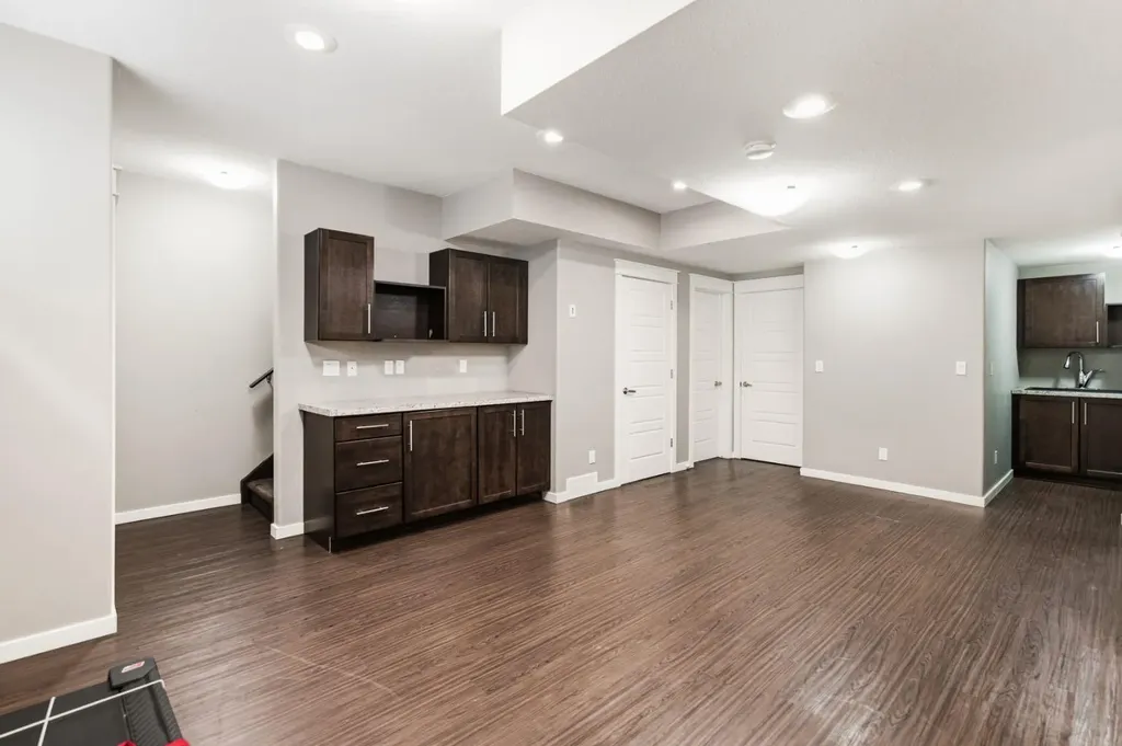 205 Van Slyke Way Red Deer AB T4R 0N7