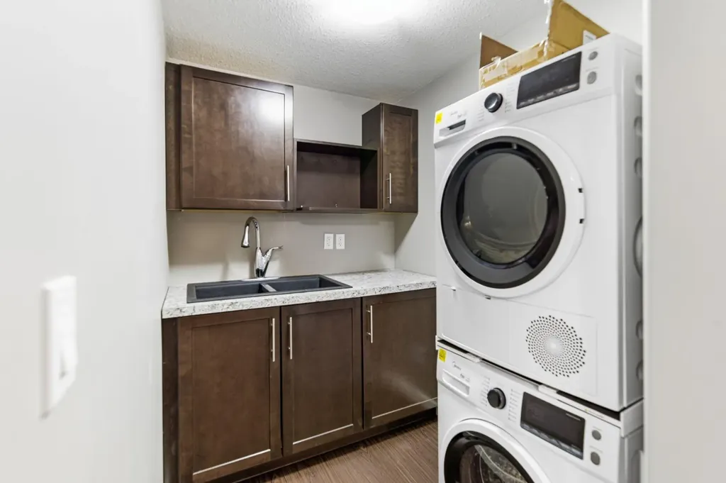 205 Van Slyke Way Red Deer AB T4R 0N7