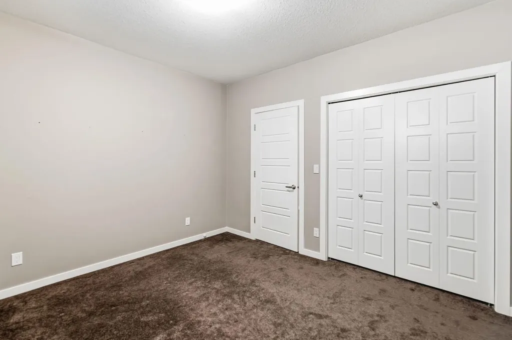 205 Van Slyke Way Red Deer AB T4R 0N7