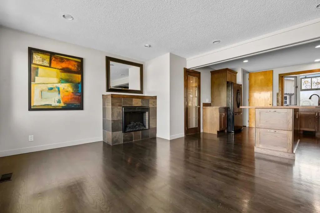 2420 Langriville Drive SW Calgary AB T3E 5G8