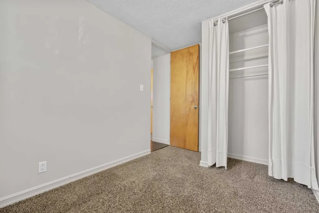 2420 Langriville Drive SW Calgary AB T3E 5G8