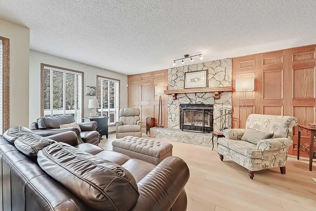 42 Sundown Close SE Calgary AB T2X 2X3