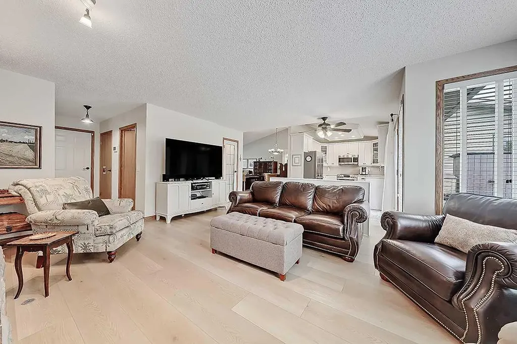 42 Sundown Close SE Calgary AB T2X 2X3
