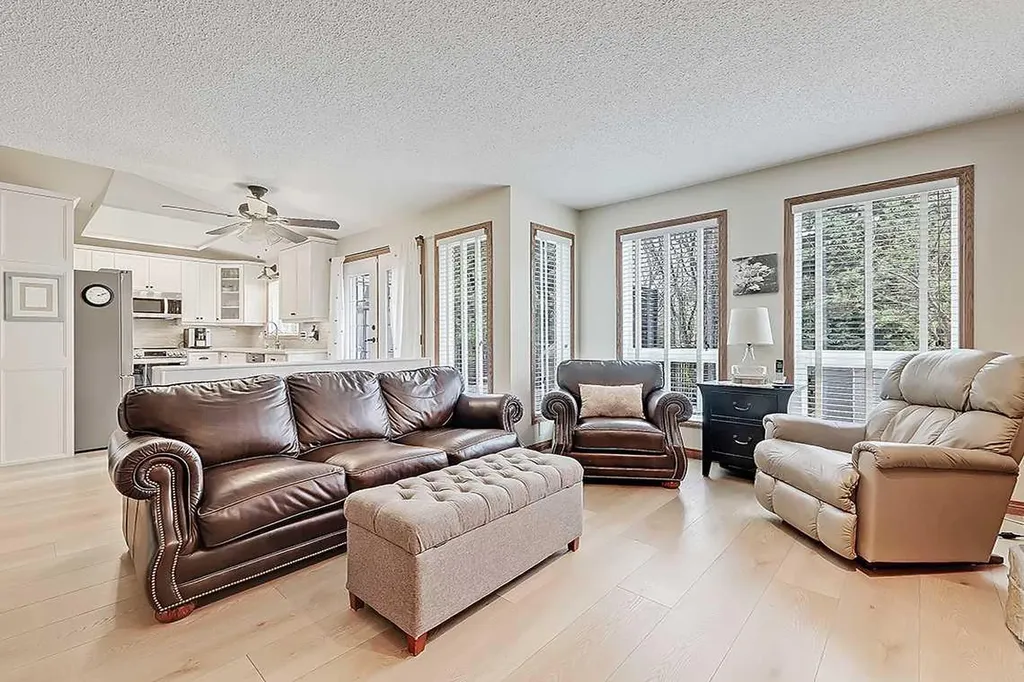 42 Sundown Close SE Calgary AB T2X 2X3