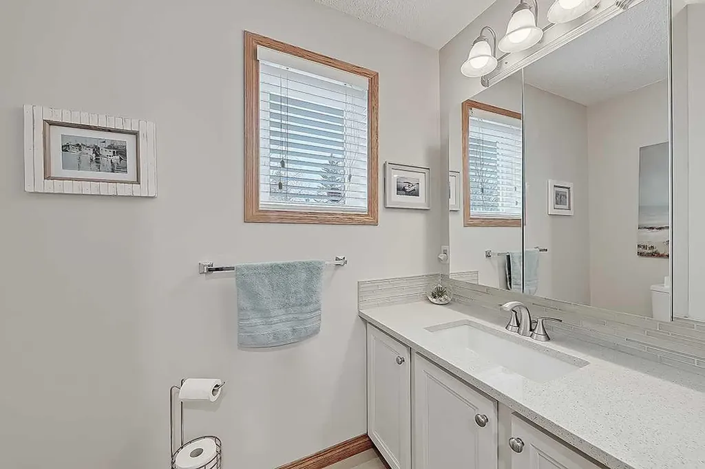 42 Sundown Close SE Calgary AB T2X 2X3
