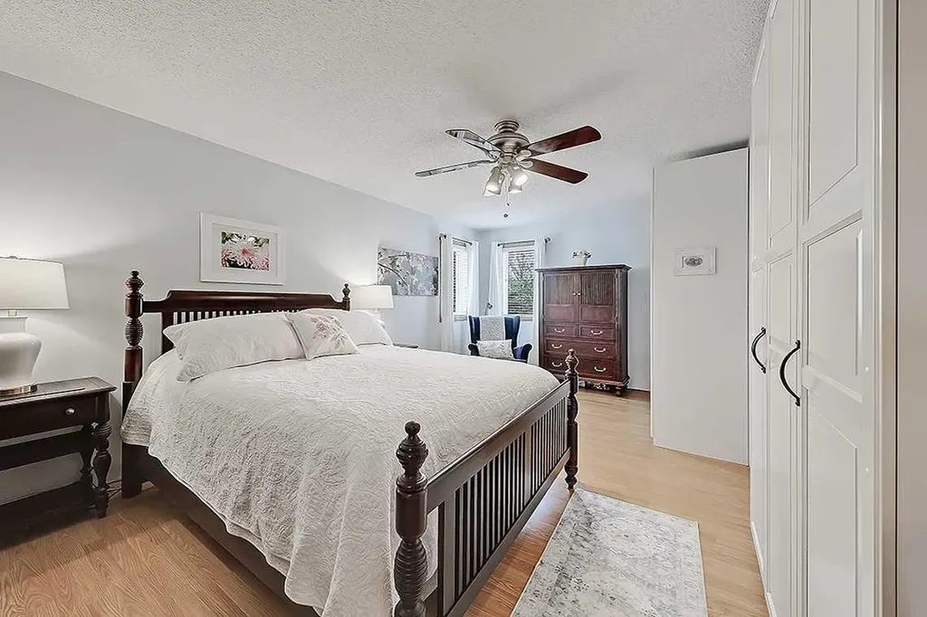 42 Sundown Close SE Calgary AB T2X 2X3