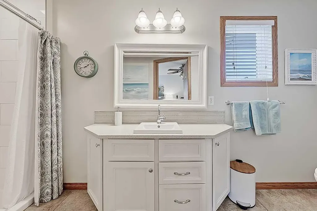 42 Sundown Close SE Calgary AB T2X 2X3