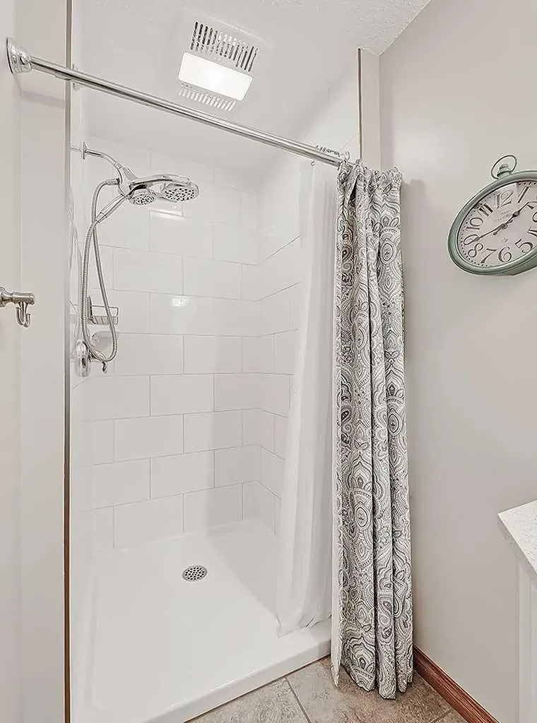 42 Sundown Close SE Calgary AB T2X 2X3