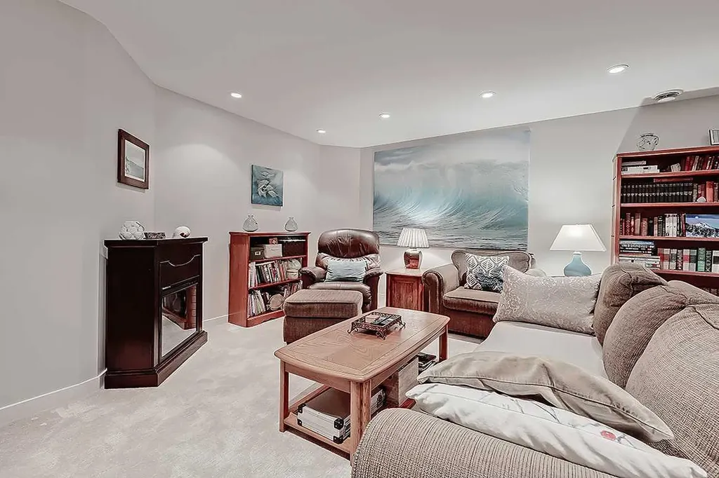 42 Sundown Close SE Calgary AB T2X 2X3
