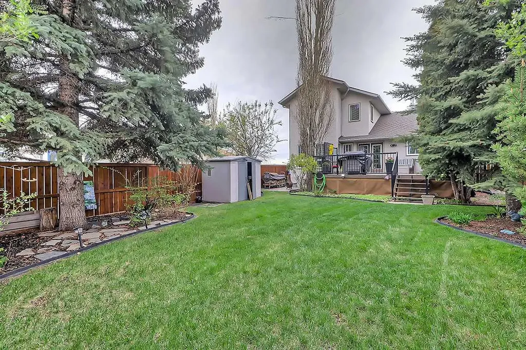 42 Sundown Close SE Calgary AB T2X 2X3