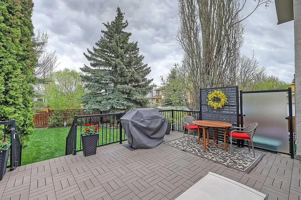 42 Sundown Close SE Calgary AB T2X 2X3
