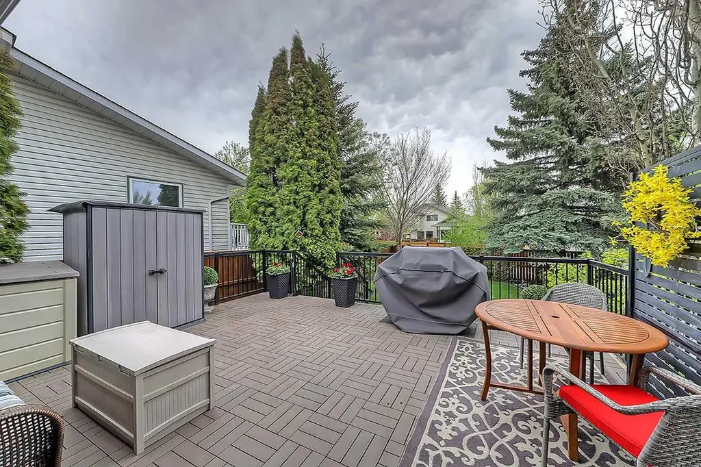 42 Sundown Close SE Calgary AB T2X 2X3