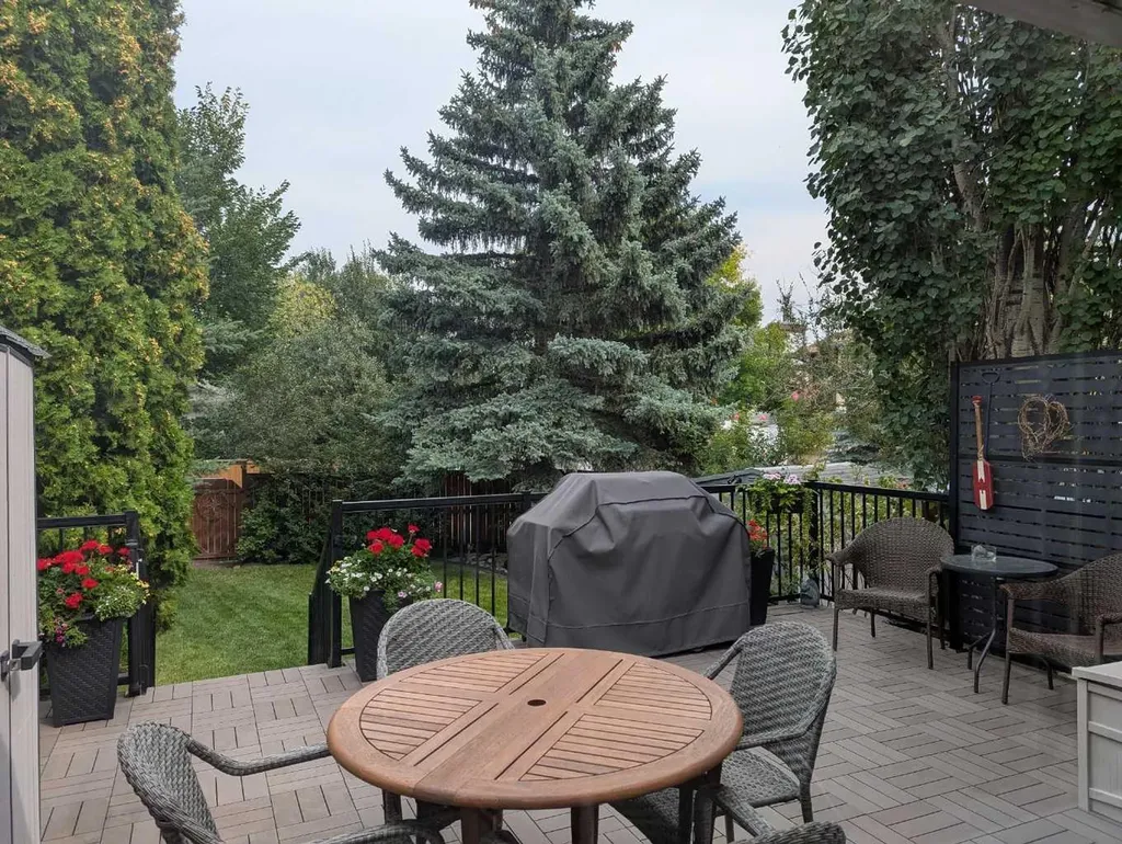 42 Sundown Close SE Calgary AB T2X 2X3