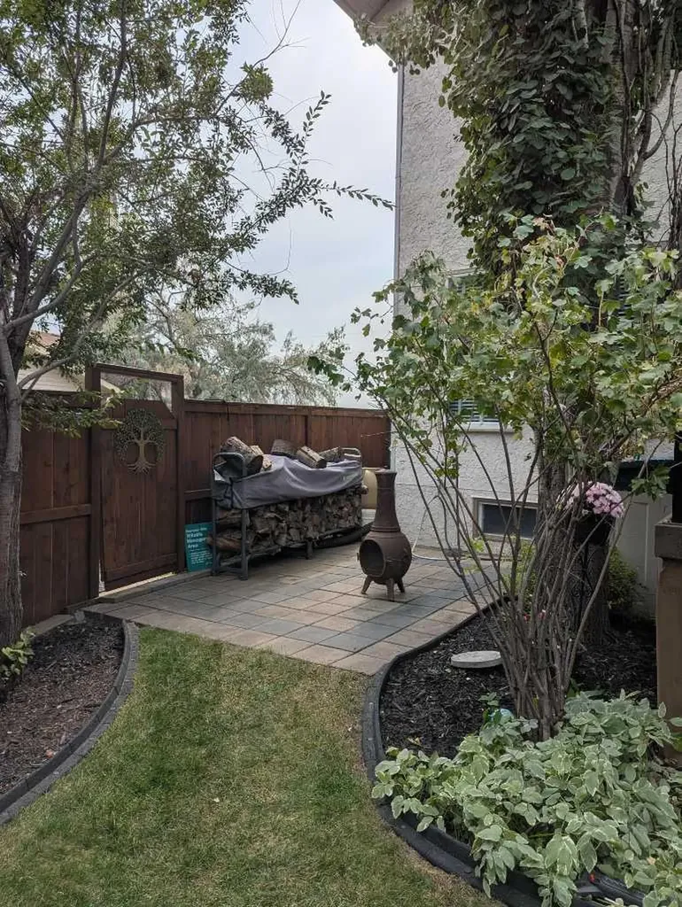 42 Sundown Close SE Calgary AB T2X 2X3