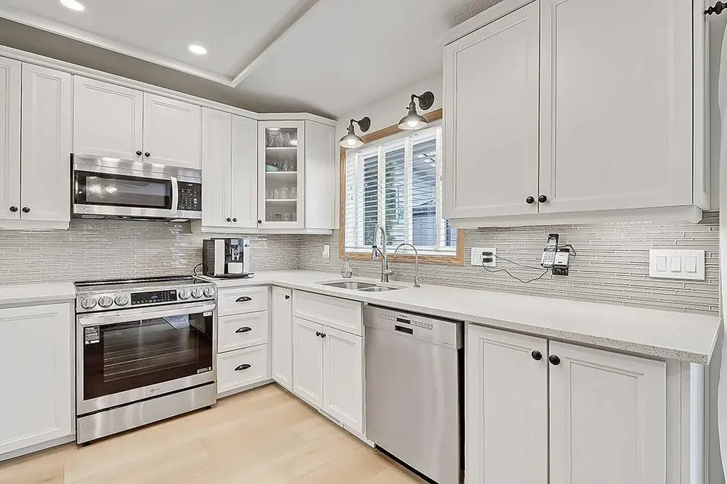 42 Sundown Close SE Calgary AB T2X 2X3