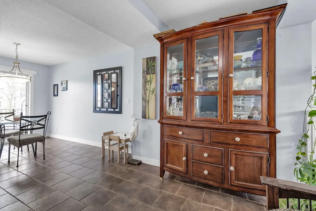 2370 Bayside Road SW Airdrie AB T4B 0N1