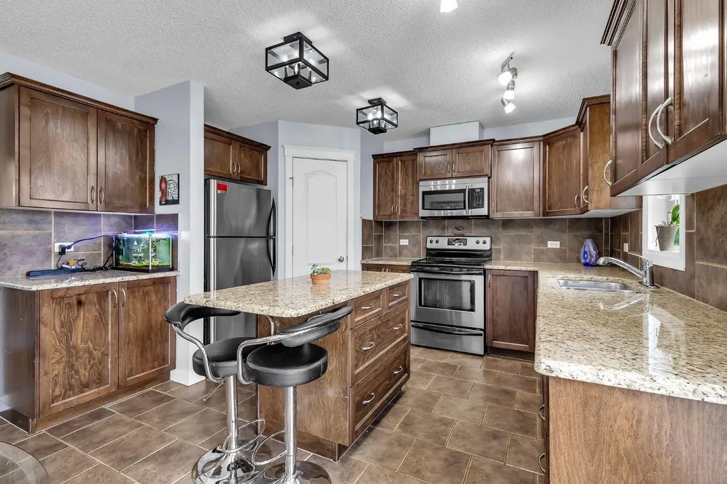 2370 Bayside Road SW Airdrie AB T4B 0N1