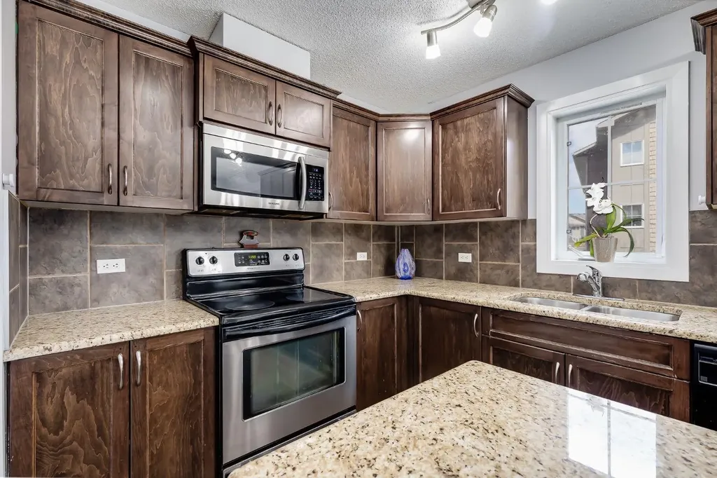 2370 Bayside Road SW Airdrie AB T4B 0N1