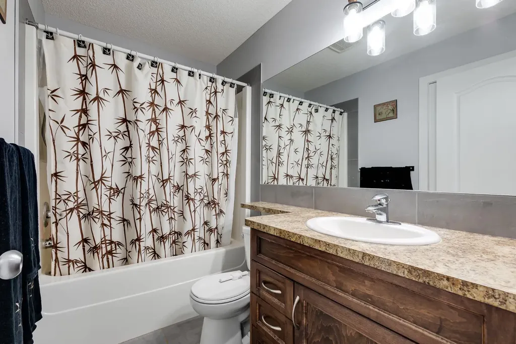2370 Bayside Road SW Airdrie AB T4B 0N1