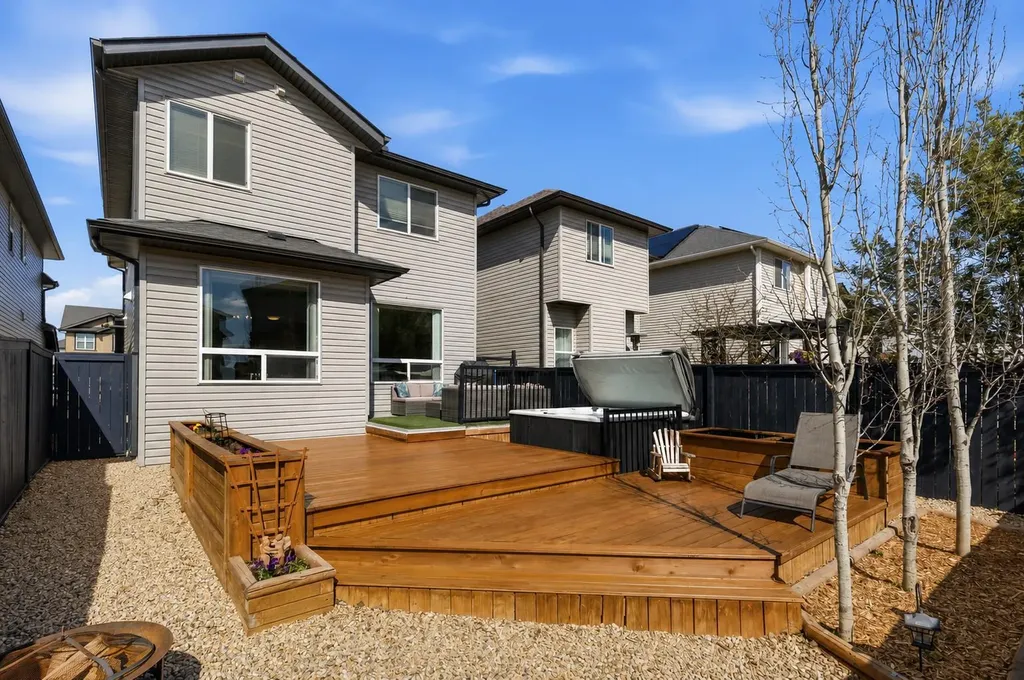 1023 Kings Heights Road SE Airdrie AB T4A 0M5