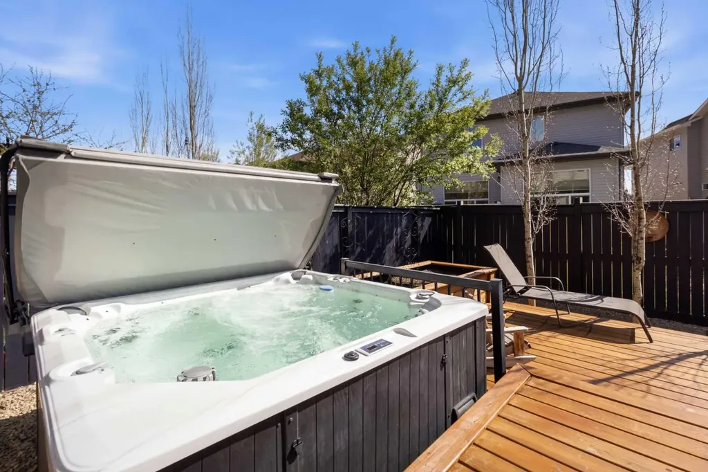 1023 Kings Heights Road SE Airdrie AB T4A 0M5
