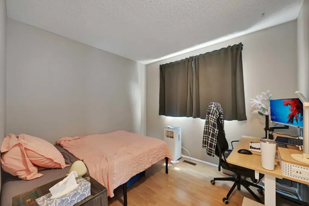 160 Strathcona Close SW Calgary AB T3H 1L3