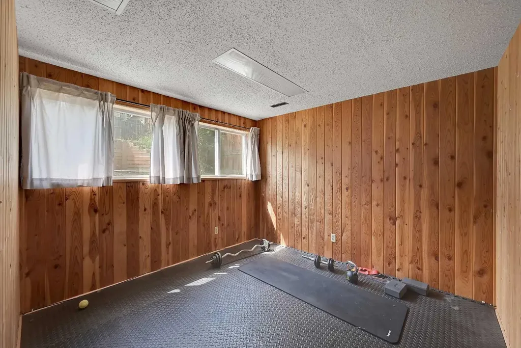 160 Strathcona Close SW Calgary AB T3H 1L3