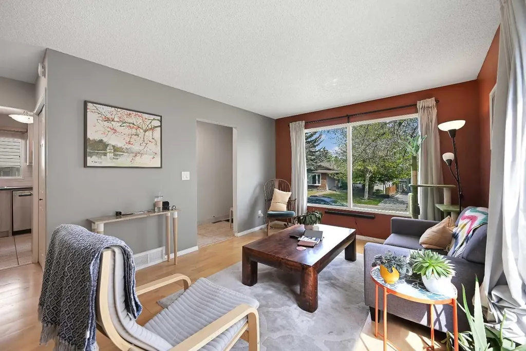 160 Strathcona Close SW Calgary AB T3H 1L3