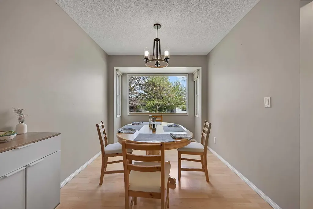 160 Strathcona Close SW Calgary AB T3H 1L3