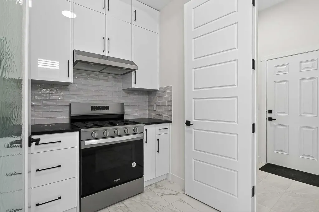 115 Chelsea Channel Chestermere AB T1X 2T1