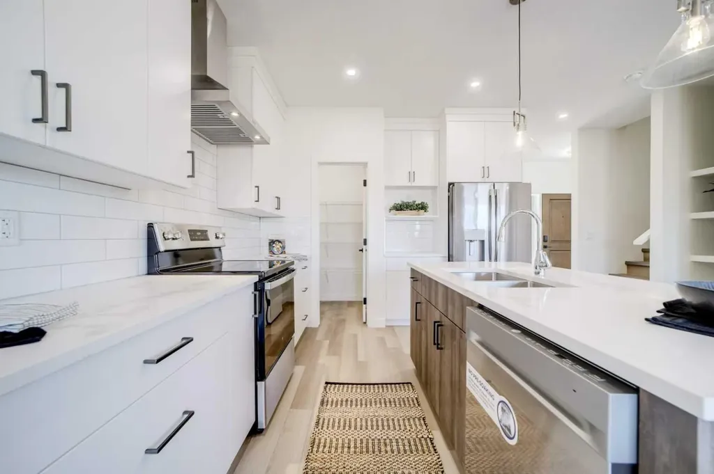 393 Rivergrove Chase W Lethbridge AB T1K 8E9