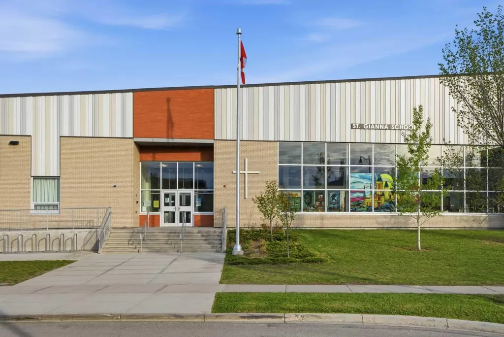 314 Auburn Crest Way SE Calgary AB T3M 1T2