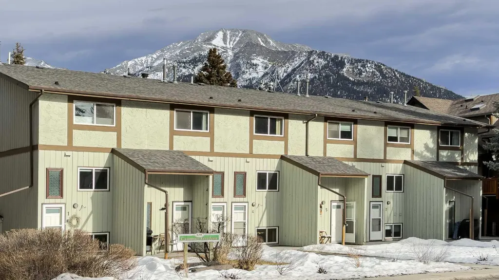 630 3rd Street Canmore AB T1W 2J5