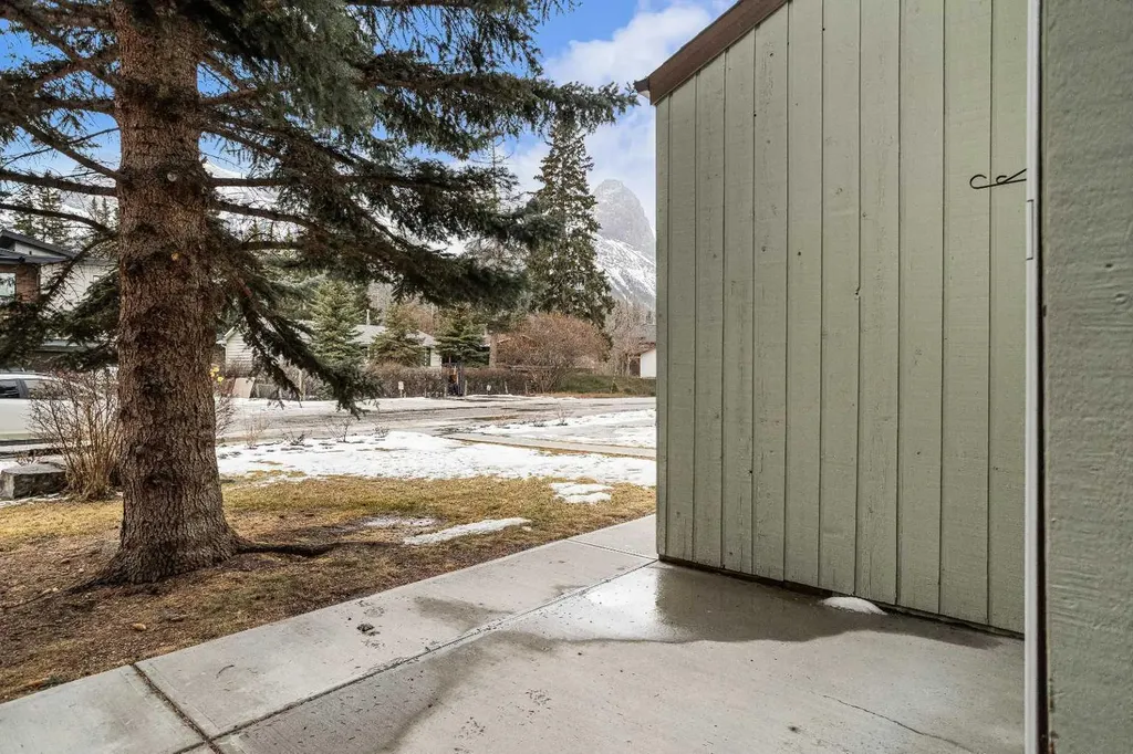 630 3rd Street Canmore AB T1W 2J5