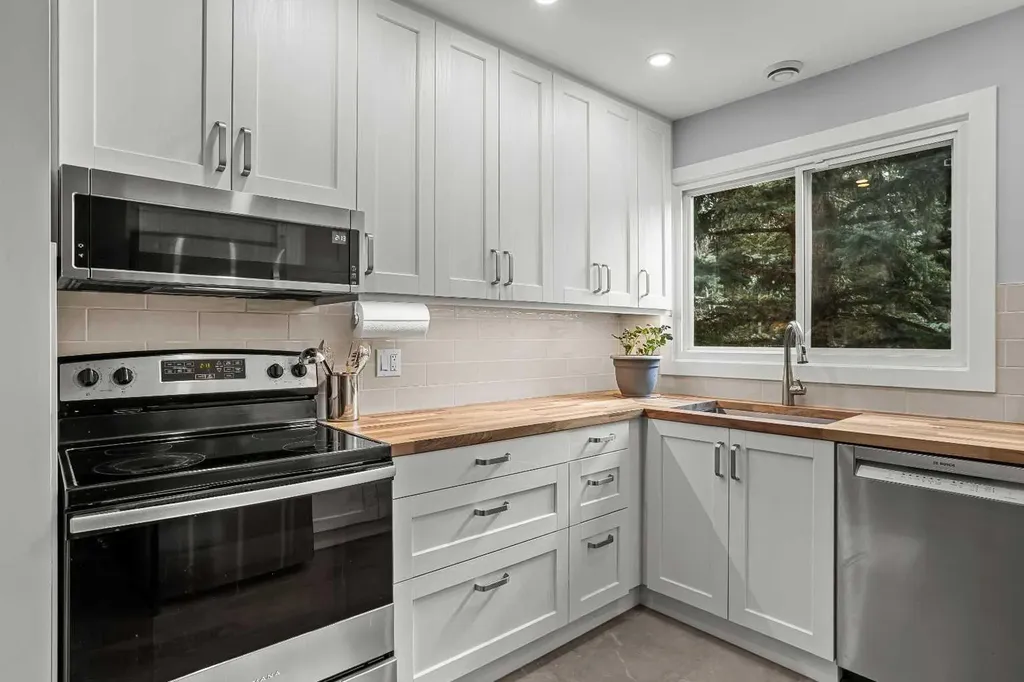 630 3rd Street Canmore AB T1W 2J5