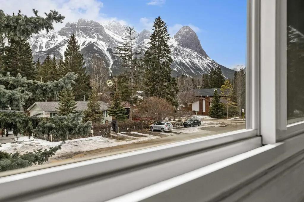 630 3rd Street Canmore AB T1W 2J5