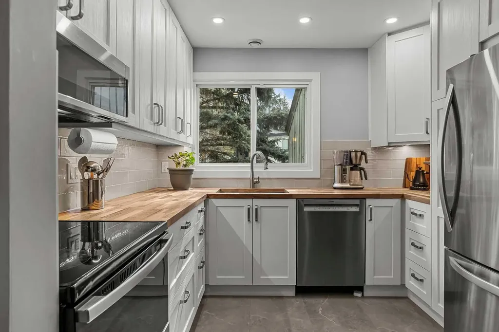 630 3rd Street Canmore AB T1W 2J5