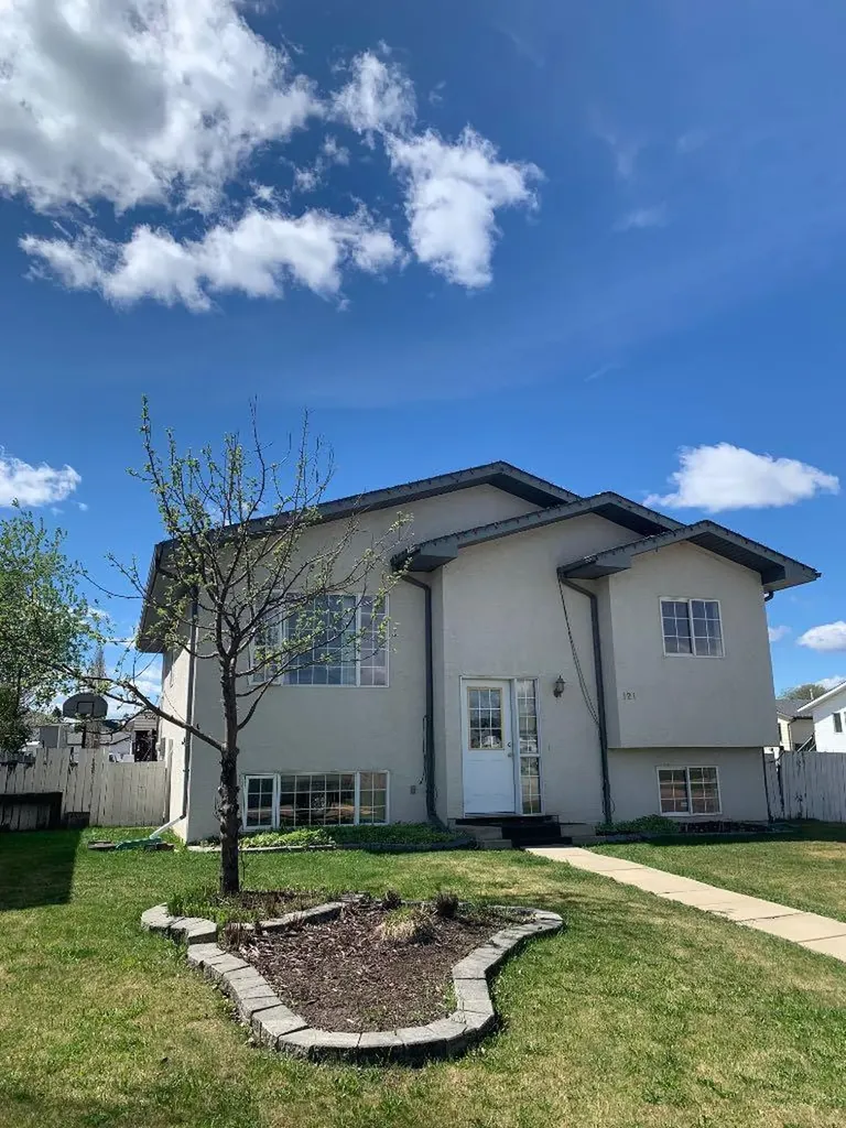 121 Mink Creek Road Whitecourt AB T7S 1C9