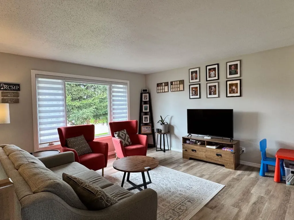 10317 117 Street Fairview AB T0H 1L0