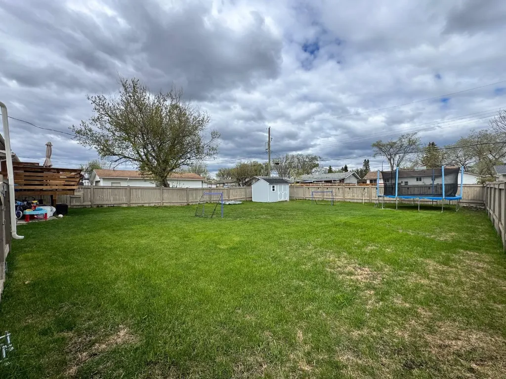 10317 117 Street Fairview AB T0H 1L0