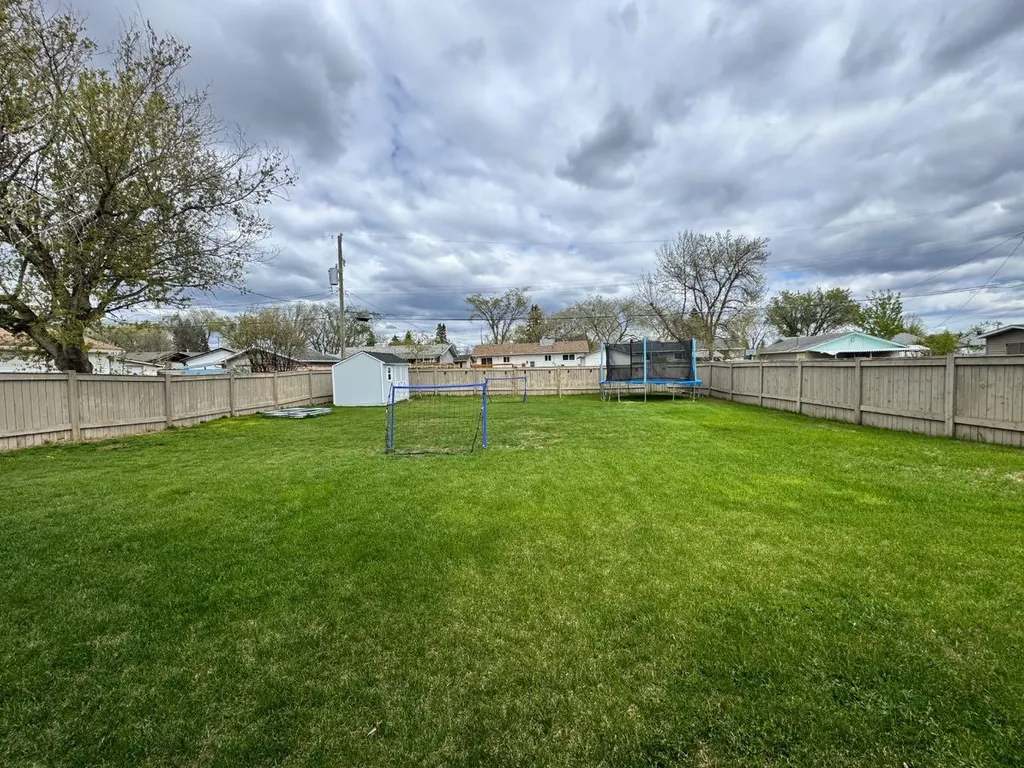 10317 117 Street Fairview AB T0H 1L0