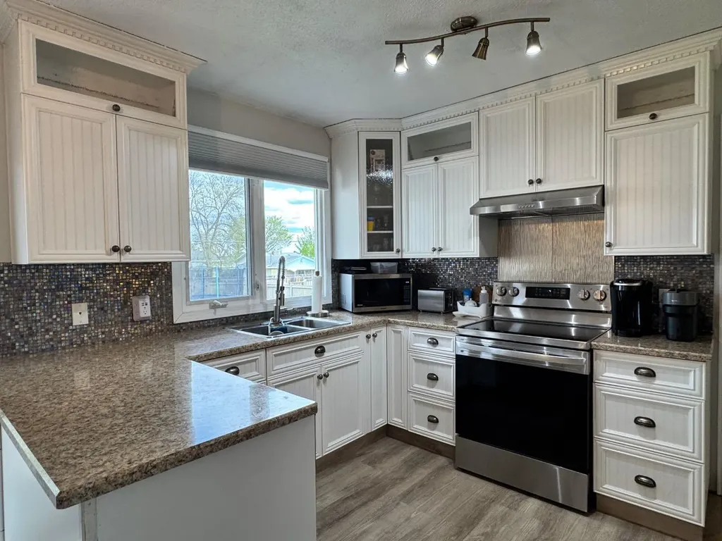 10317 117 Street Fairview AB T0H 1L0