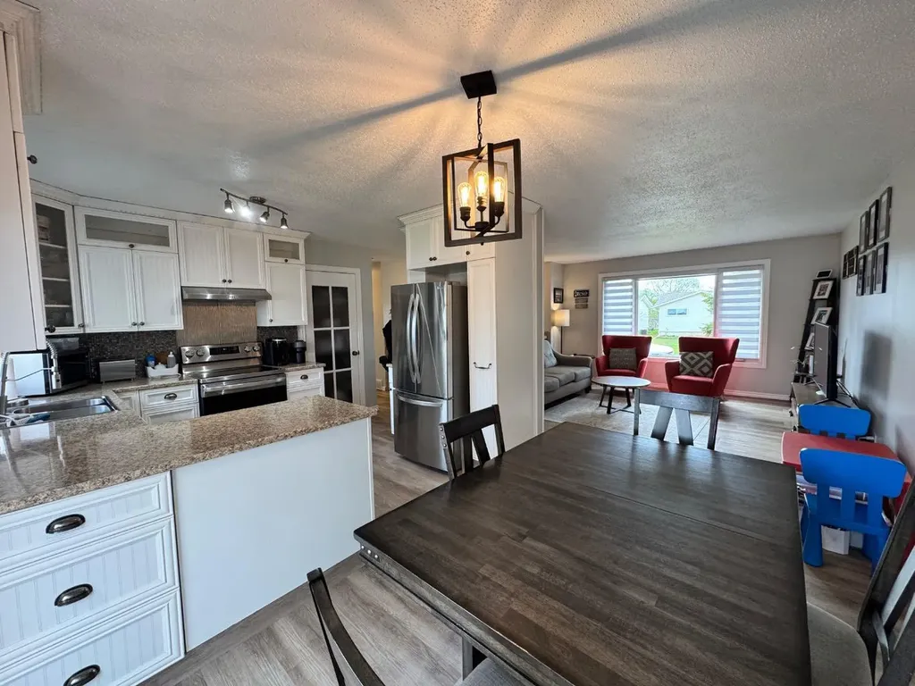 10317 117 Street Fairview AB T0H 1L0