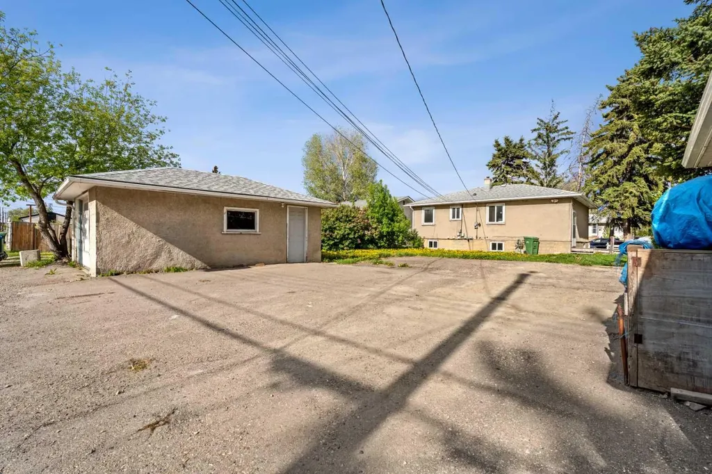 2211 41 Street SE Calgary AB T2B 1C8