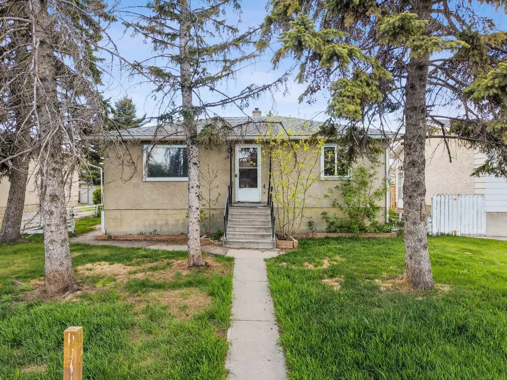 2211 41 Street SE Calgary AB T2B 1C8