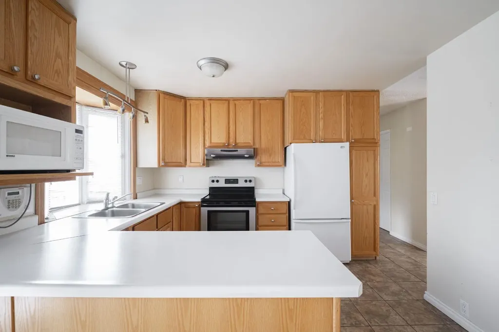 145 Hillcrest Drive Fort Mcmurray AB T9H 3T7