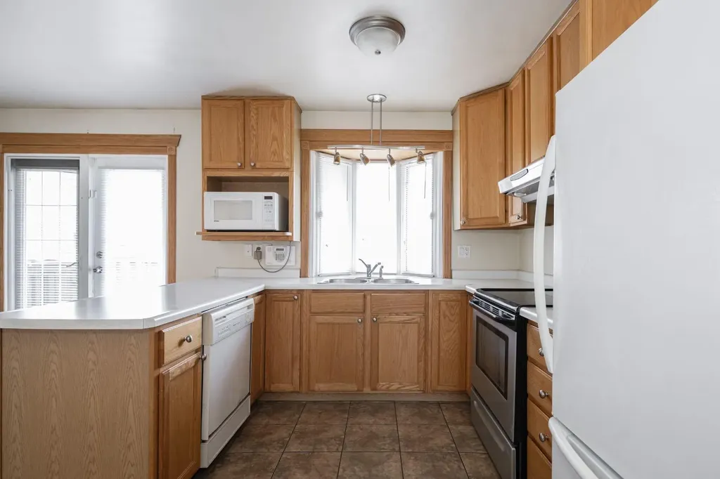 145 Hillcrest Drive Fort Mcmurray AB T9H 3T7